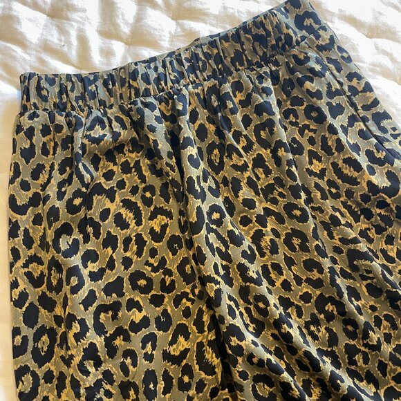 Vero Moda Leopard midi skirt with POCKETS :) - Picture 3 of 5